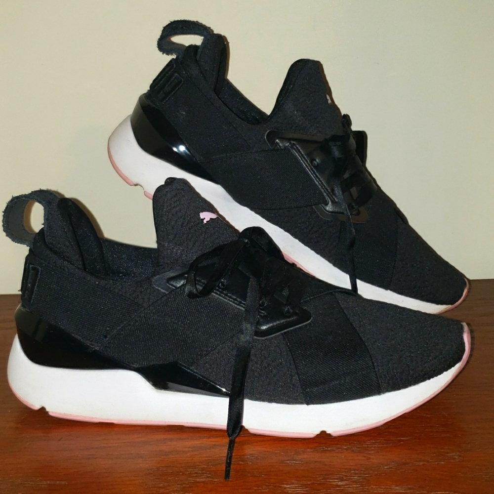 Classy Puma Sneakers 8 - Picture 1 of 8